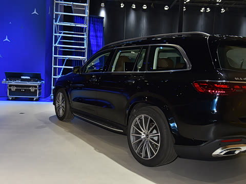 2026�� GLS 450 4MATIC ������