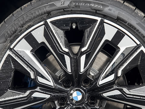 2026�� xDrive30L ������ M�˶���ҹ��װ