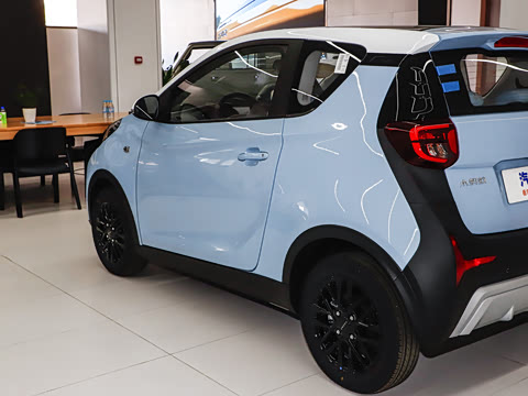 2025�� 251km ϲ���� 25.05kWh