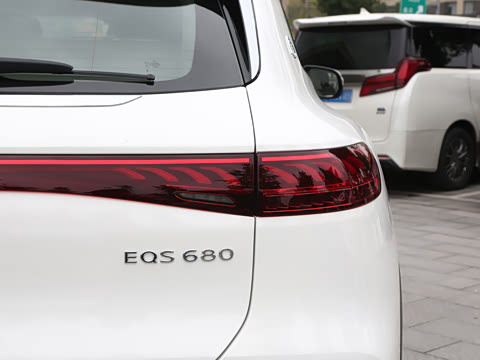 2025�� EQS 680 ���ݰ�