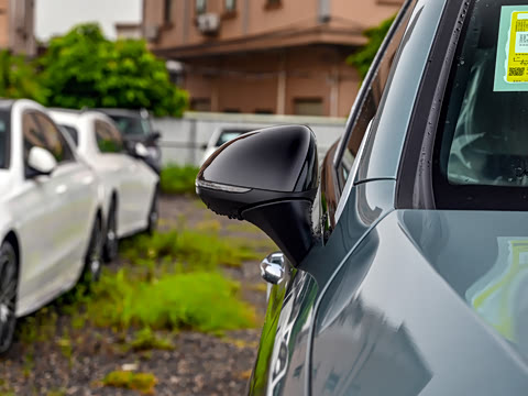 2025�� �Ŀ� GLC 300 4MATIC ����SUV