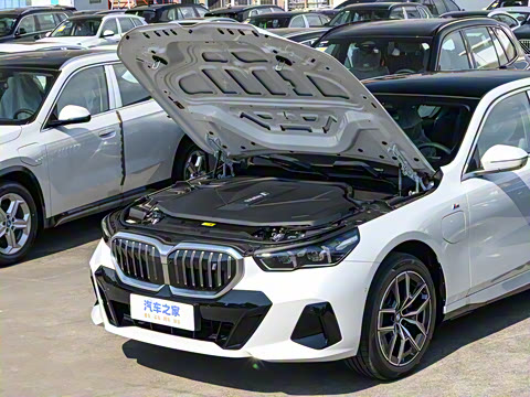 2026�� eDrive 40L M�˶���װ