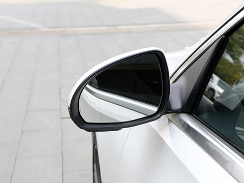 2026�� �Ŀ� C 260 L �˶������