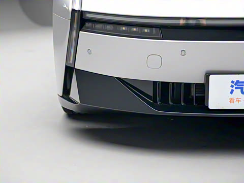 2025�� 750 ���������� Ultra