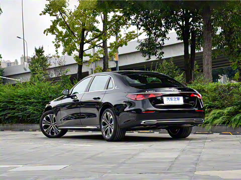 2026�� E 300 L ������