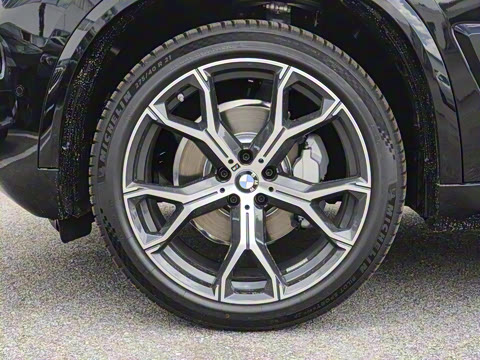 2025�� xDrive 30Li ������M�˶���ҹ��װ