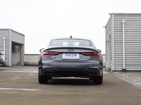 2025�� Sportback ��ذ� 40 TFSI quattro ����������