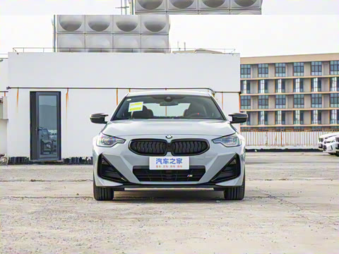 2025�� M240i xDrive