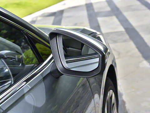 2026�� L 300TSI DSG ������