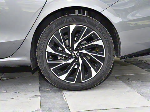 2026�� L 300TSI DSG ������