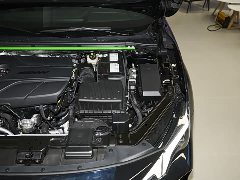 2026�� 2.0T Trophy+ �����˶���