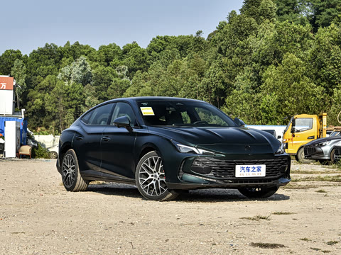 2026�� 2.0T 405 AT������