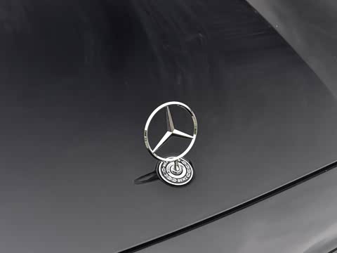 2026�� �Ŀ� E 260 L �����