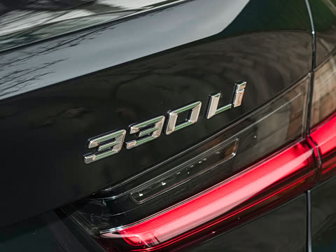 2026�� 330Li M�˶���ҹ��װ