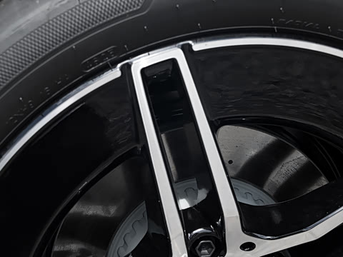 2026�� �Ŀ� E 260 �˶���