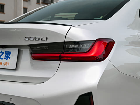 2026�� 330Li ������ M�˶���ҹ��װ