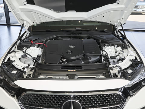 2026�� E 300 �������˶���