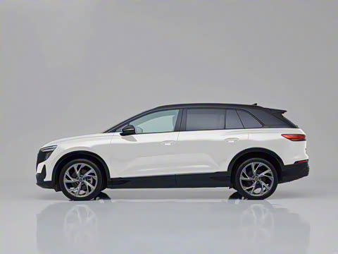 2023�� 50 e-tron quattro ��ҫ�� ������װ