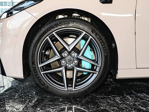 2025�� 710 Max��