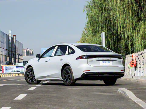 2025�� EM-i 70km ������