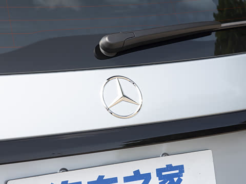 2025�� �Ŀ� GLC 260 L 4MATIC ������