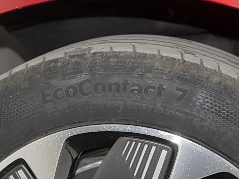 2025�� 750��