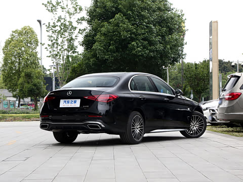 2026�� �Ŀ� C 260 L �˶���