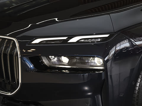 2026�� 735Li ������װ