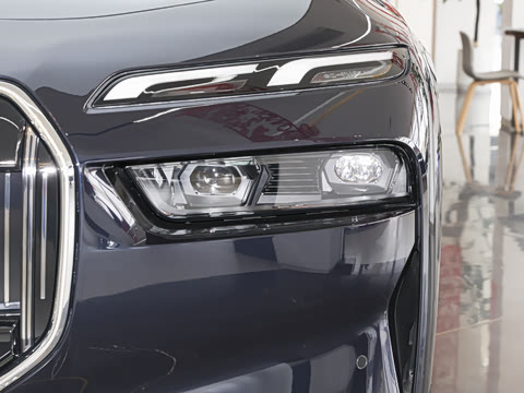 2026�� 735Li ������װ