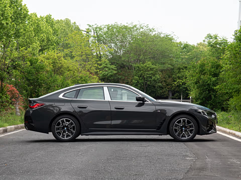 2026�� 425i Gran Coupe M�˶���װ