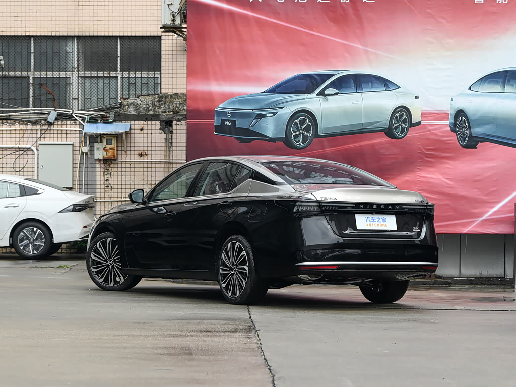 Nissan Teana IV (L34), Седан: фото поколения