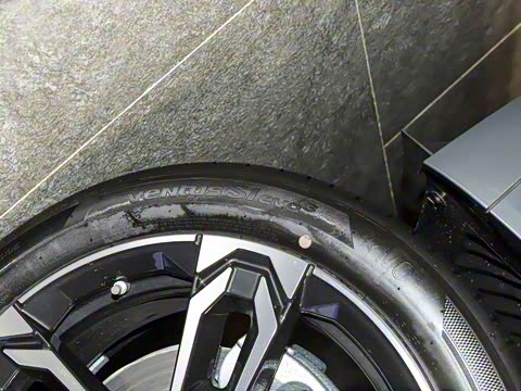 2025�� sDrive25i M�˶���װ