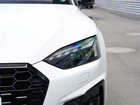 2025�� Sportback ��ذ� 40 TFSI quattro ����������