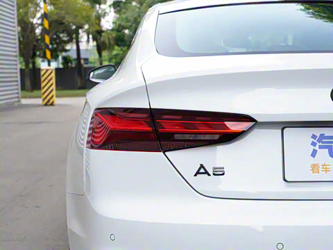 2025�� Sportback ��ذ� 40 TFSI quattro ����������