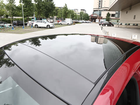 2026�� �Ŀ� GLC 260 4MATIC ����SUV