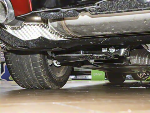 2025�� 225i M�˶���ҹ��װ