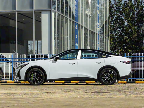 2025�� �Ŀ� 560MAX 185kW