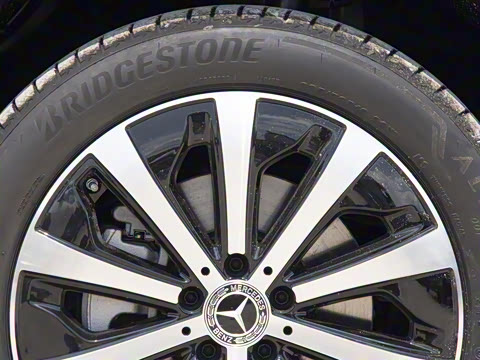 2025�� GLB 220 ʱ����