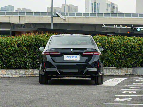 2026�� 530Li ������ M�˶���װ