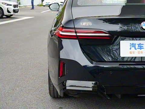 2026�� 530Li ������ M�˶���װ