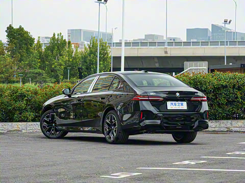 2026�� 530Li ������ M�˶���װ