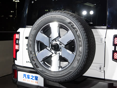 2025�� Ԫ�����а�