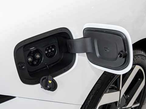 2026�� ���� 725 Max �콢��