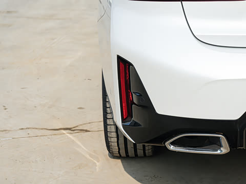 2026�� 325i M�˶���װ