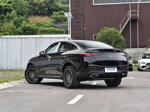 2025�� �Ŀ� GLC 300 4MATIC ����SUV