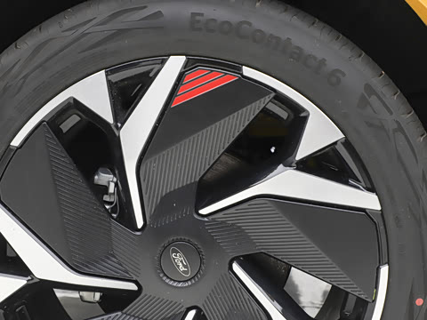 2026�� 2.0T EcoBoost  E �춯  �˶��� ST-Line