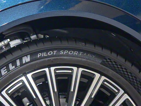 2025�� ����Ultra+����������