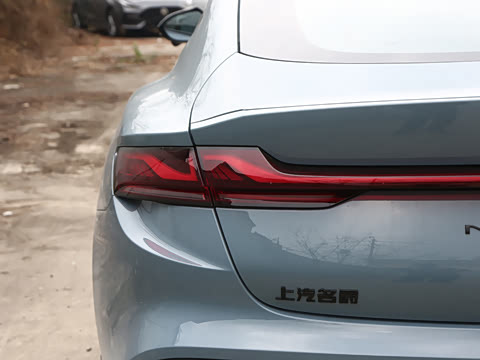 2026�� 2.0T 405 AT������