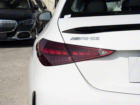 2026�� AMG C 43 4MATIC