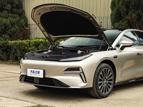 2026�� 225km EM-i Զ�����ǺӰ�